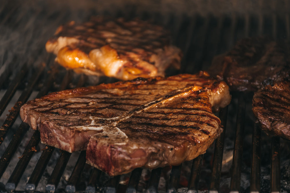 Carne a la plancha o a la parrilla, ¿Cuál es la diferencia?